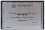 Premio consegnato alla famiglia Randi per il past president Potito dal presidente Alfiero Barnabei